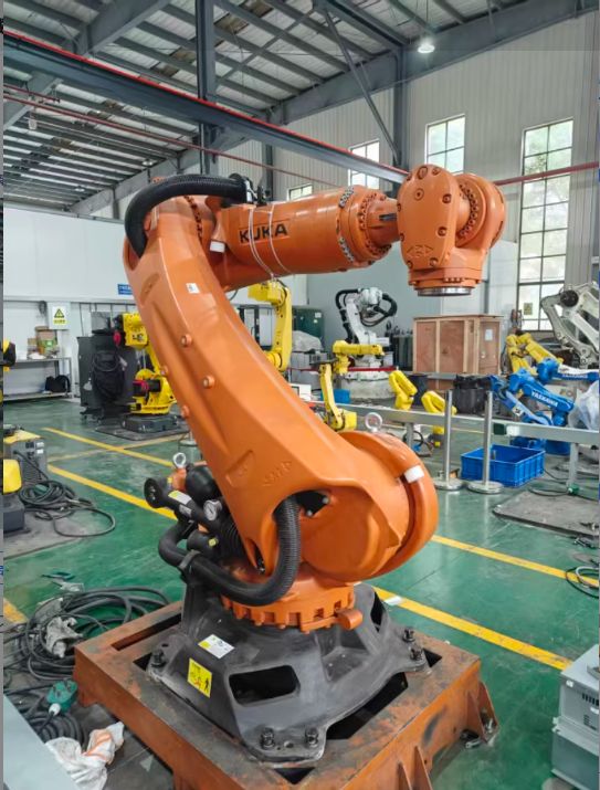 Brazo robótico industrial para líneas de producción